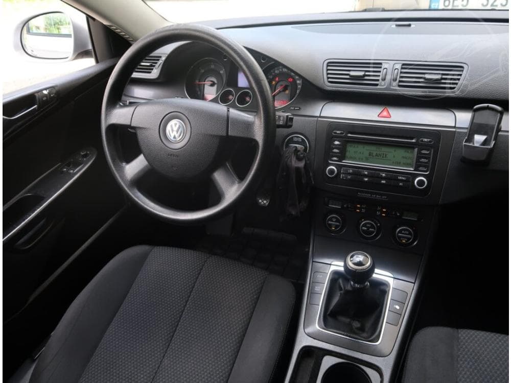 2005 Volkswagen PASSAT - 7