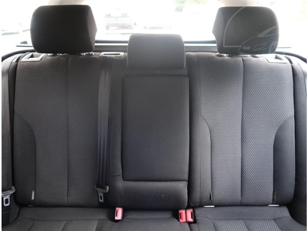 2005 Volkswagen PASSAT - 10