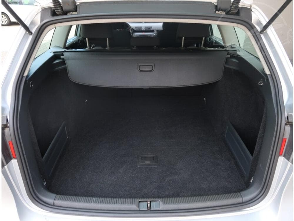 2005 Volkswagen PASSAT - 13