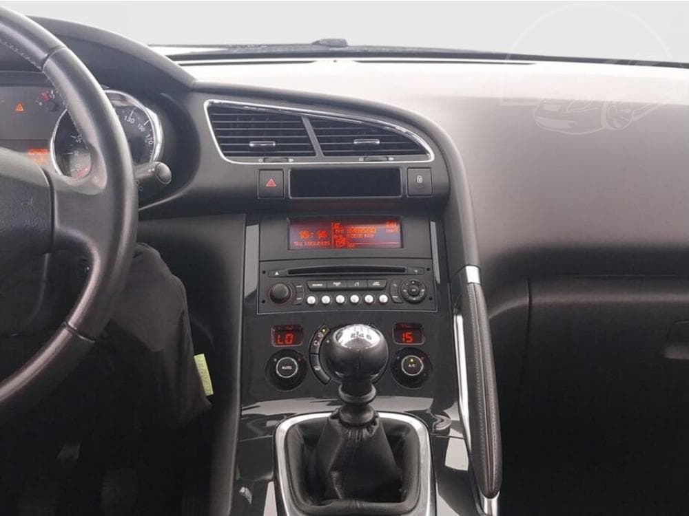2015 Peugeot 3008 - 12