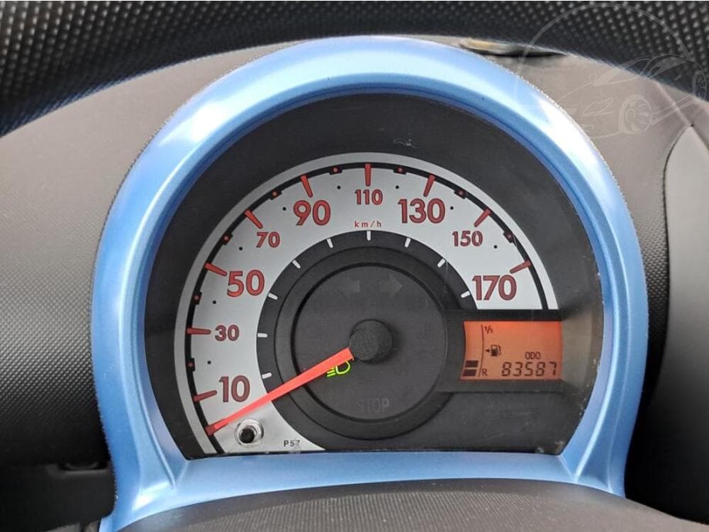 2011 Peugeot 107 - 11