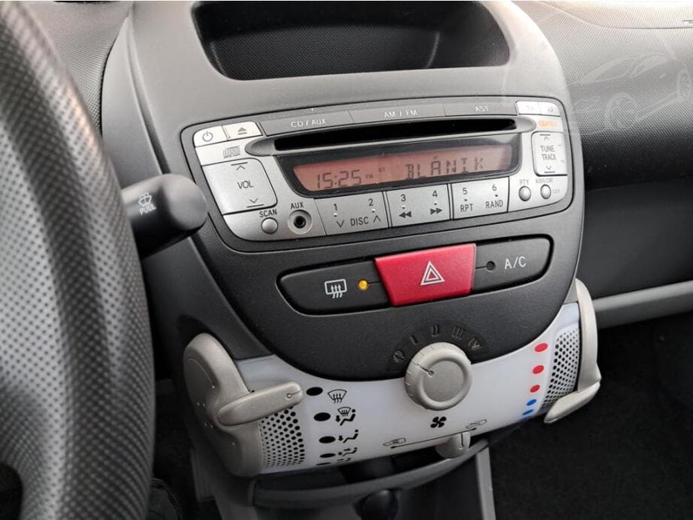 2011 Peugeot 107 - 12