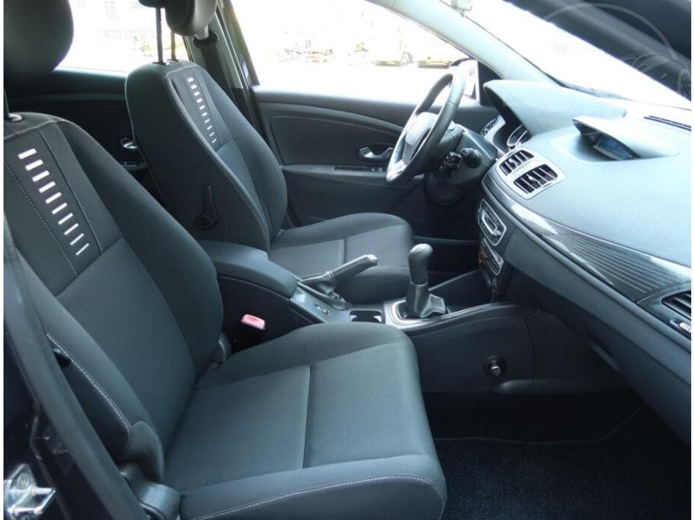 2011 Renault MEGANE - 9