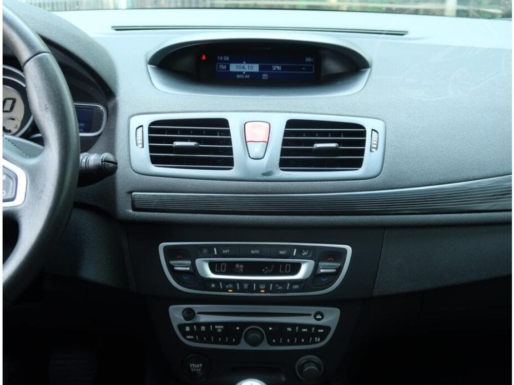 2011 Renault MEGANE - 12