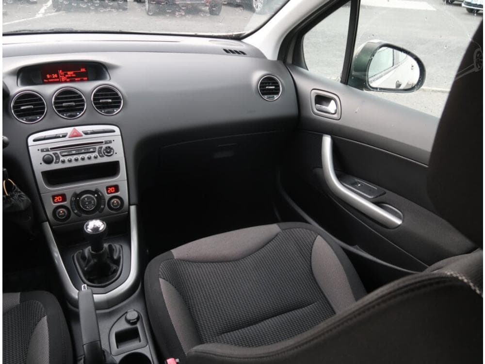 2012 Peugeot 308 - 8