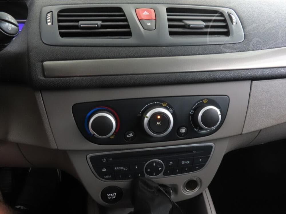 2012 Renault MEGANE - 12