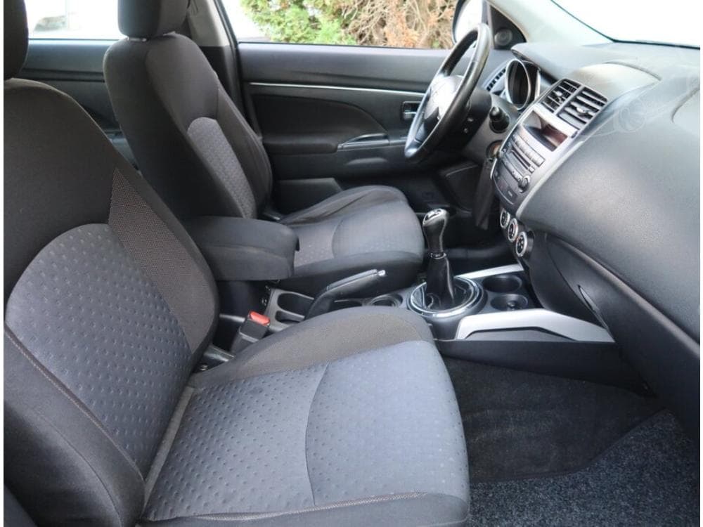 2012 Mitsubishi ASX - 9