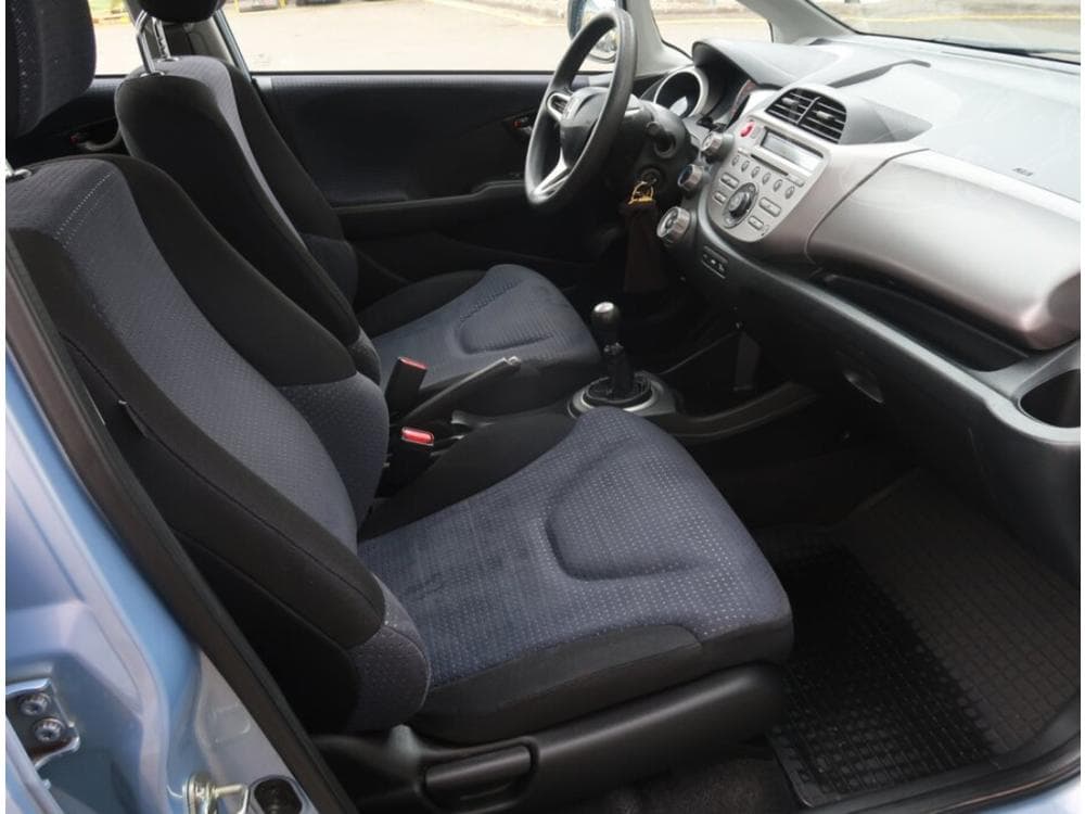 2010 Honda JAZZ - 9