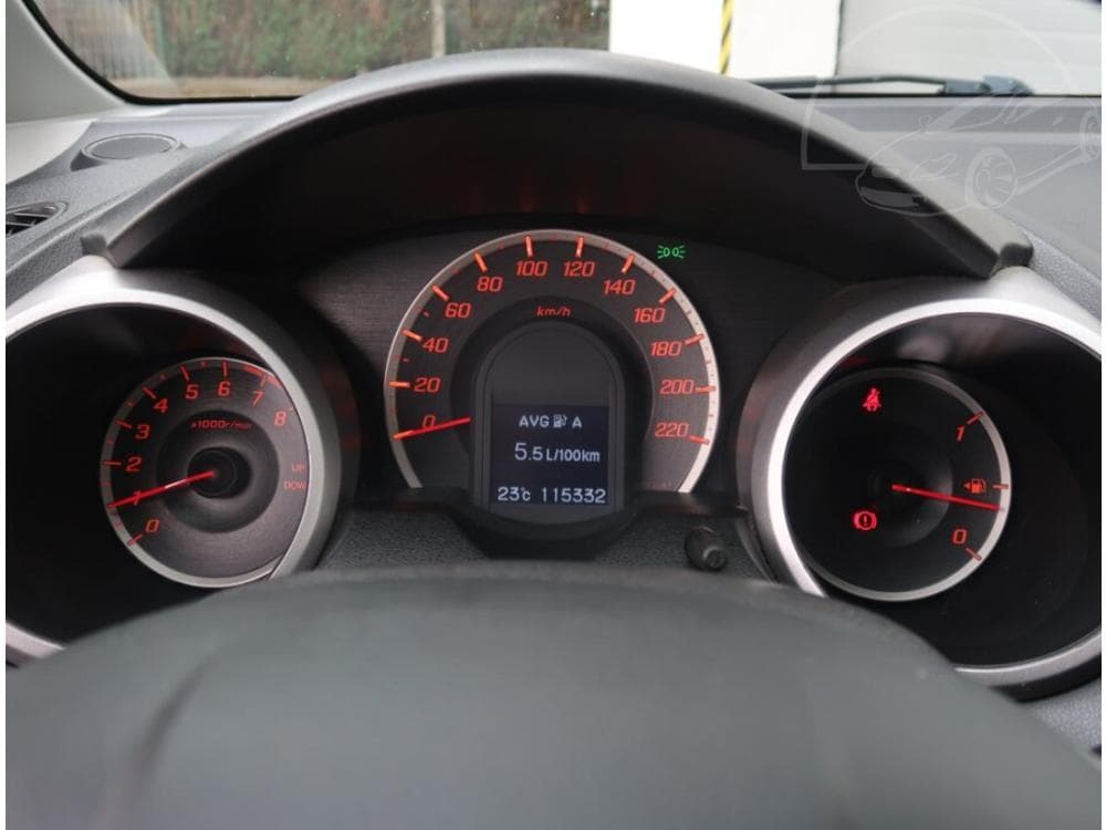 2010 Honda JAZZ - 11
