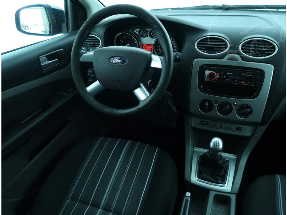2010 Ford FOCUS - 7