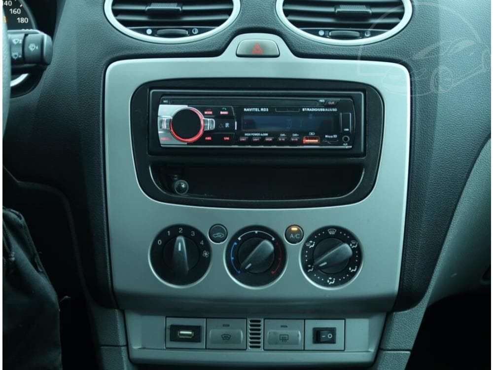 2010 Ford FOCUS - 12