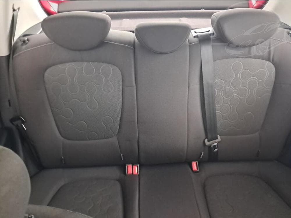 2009 Hyundai i20 - 10