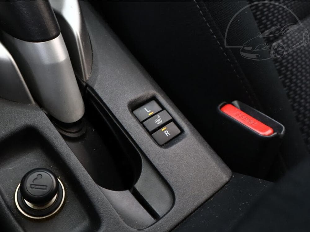 2010 Toyota AURIS - 13