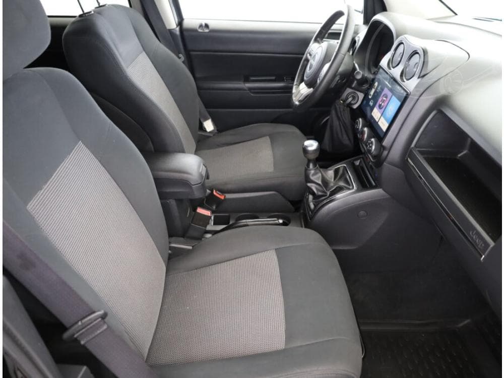 2012 Jeep COMPASS - 7
