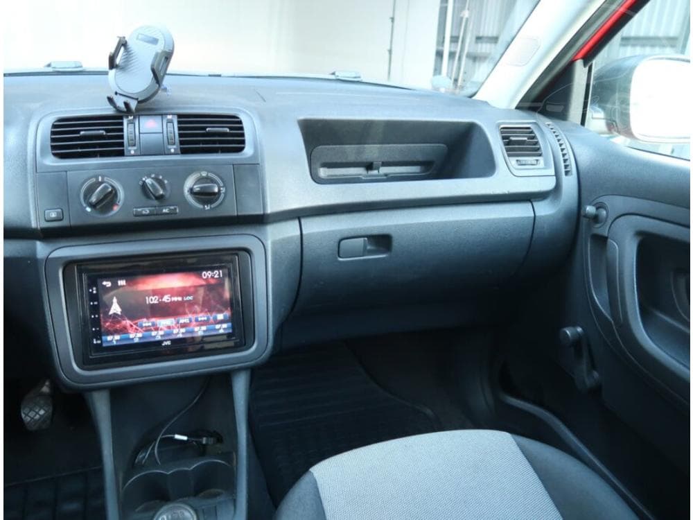 2011 Škoda FABIA - 8