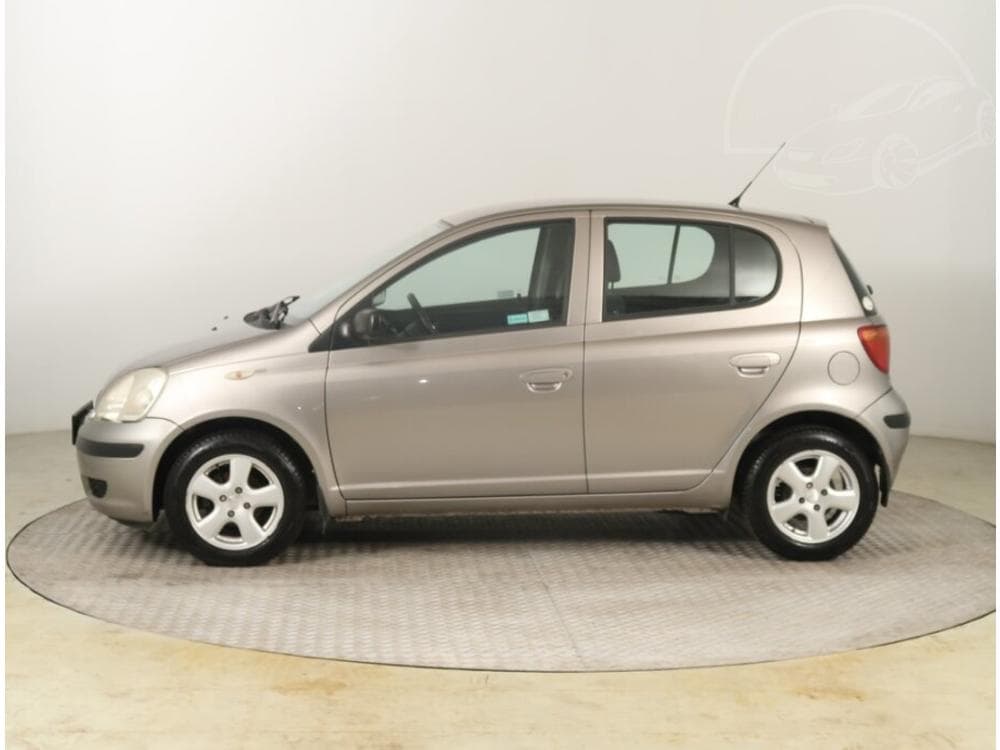2004 Toyota YARIS - 3