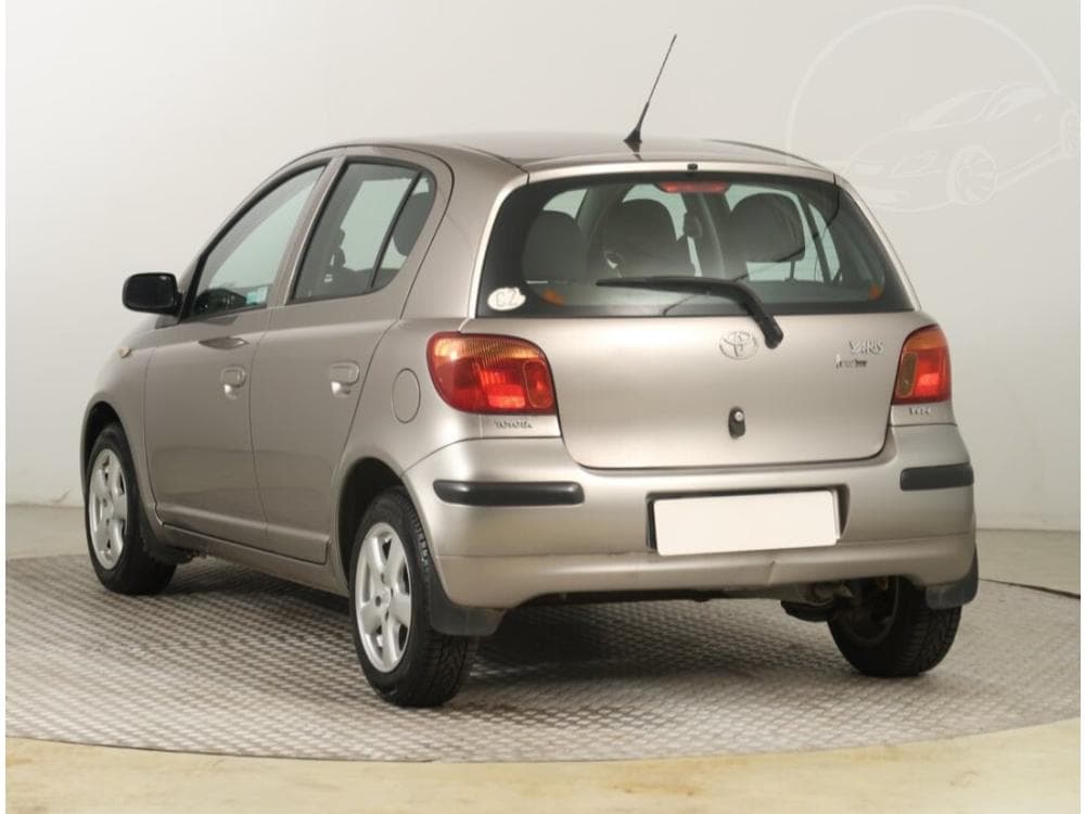 2004 Toyota YARIS - 4