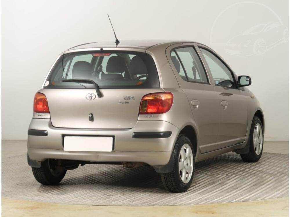 2004 Toyota YARIS - 5