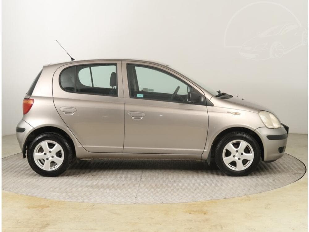 2004 Toyota YARIS - 6