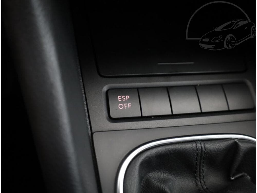 2010 Volkswagen GOLF - 11