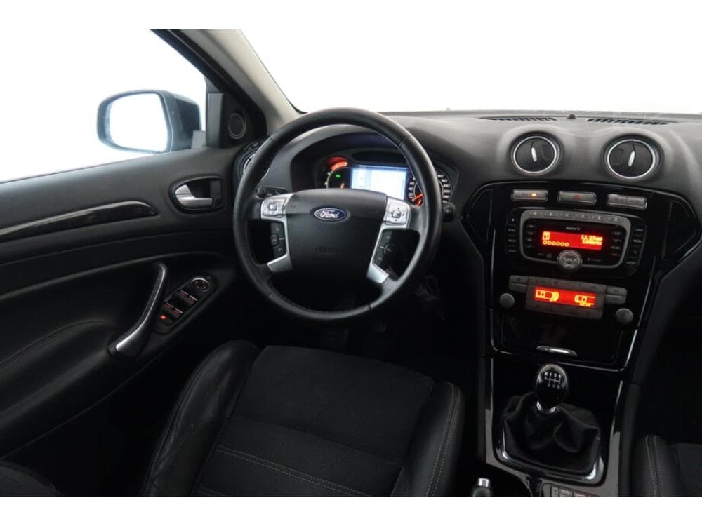 2011 Ford MONDEO - 7