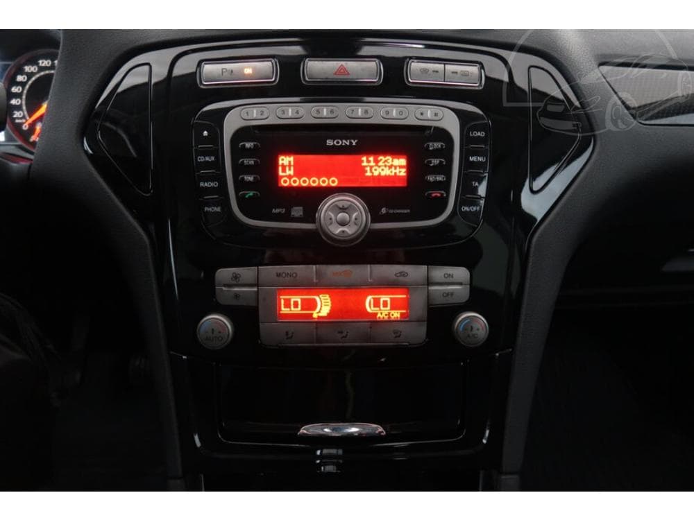 2011 Ford MONDEO - 12