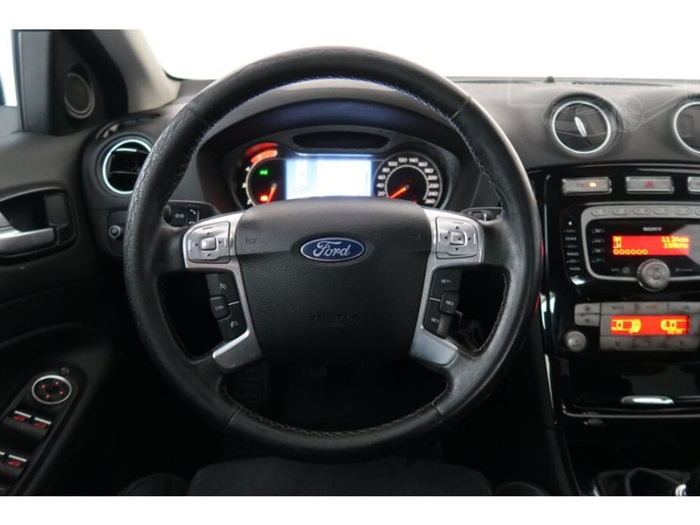 2011 Ford MONDEO - 15