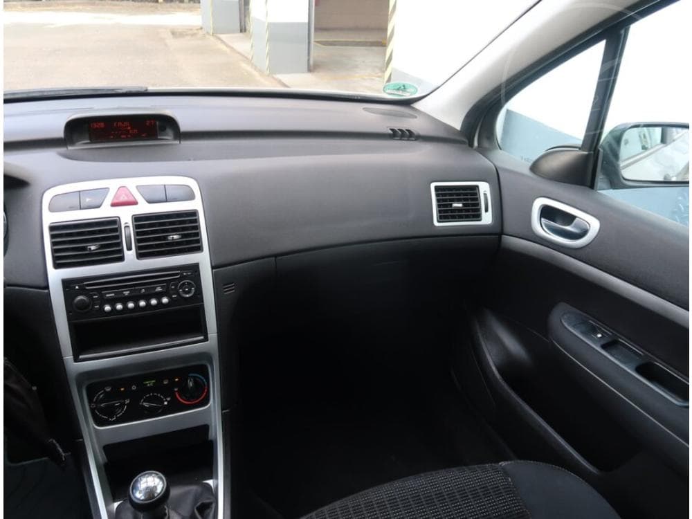 2007 Peugeot 307 - 8