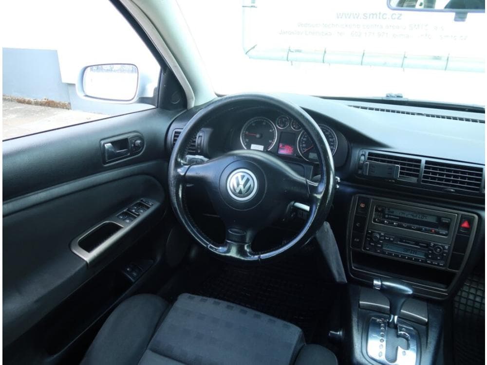 2004 Volkswagen PASSAT - 7