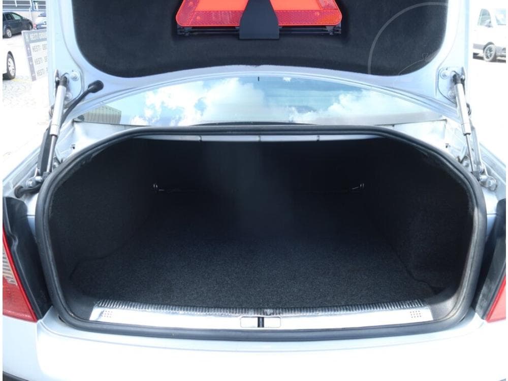 2004 Volkswagen PASSAT - 14
