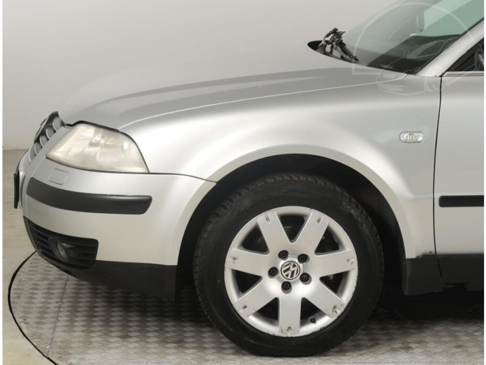 2004 Volkswagen PASSAT - 15