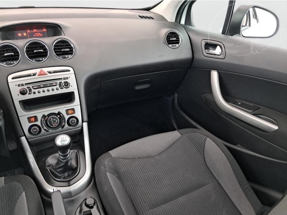 2012 Peugeot 308 - 8