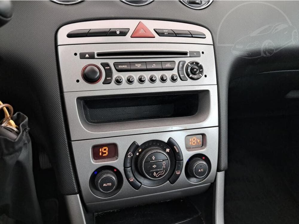 2012 Peugeot 308 - 13
