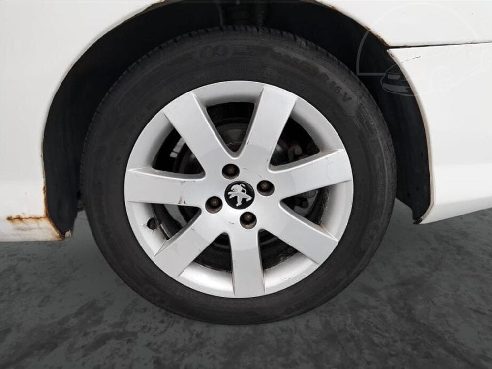 2012 Peugeot 308 - 15