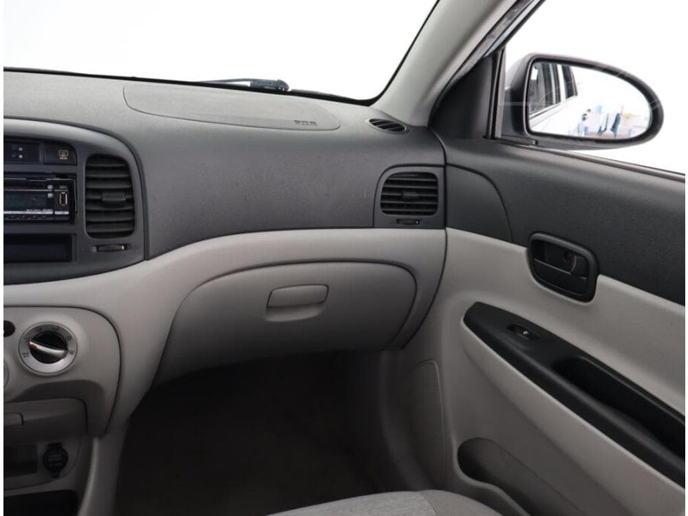 2008 Hyundai ACCENT - 8