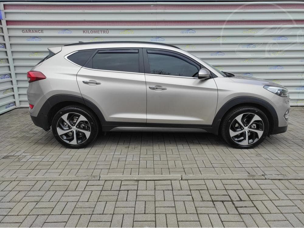 2016 Hyundai TUCSON - 16
