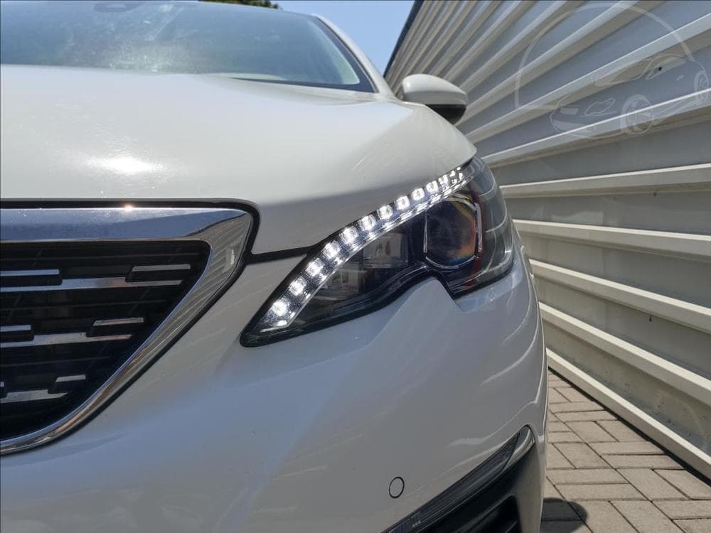 2018 Peugeot 308 - 8