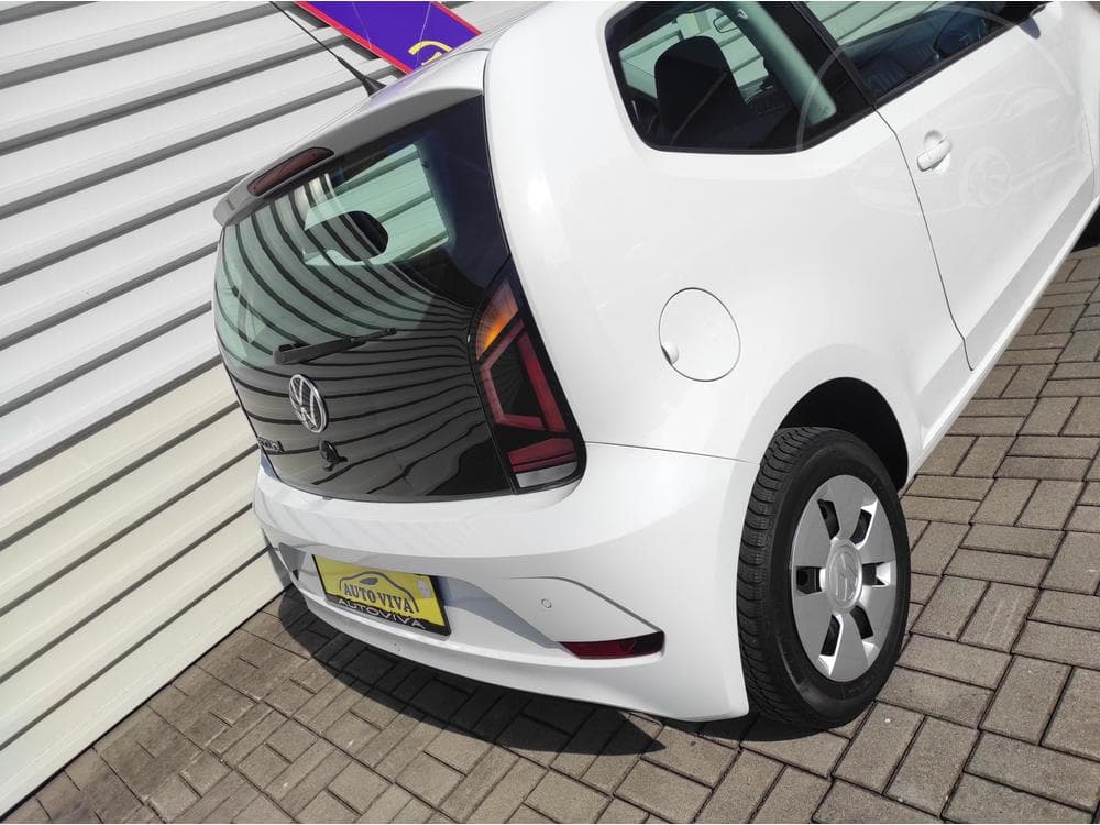 2022 Volkswagen UP! - 9