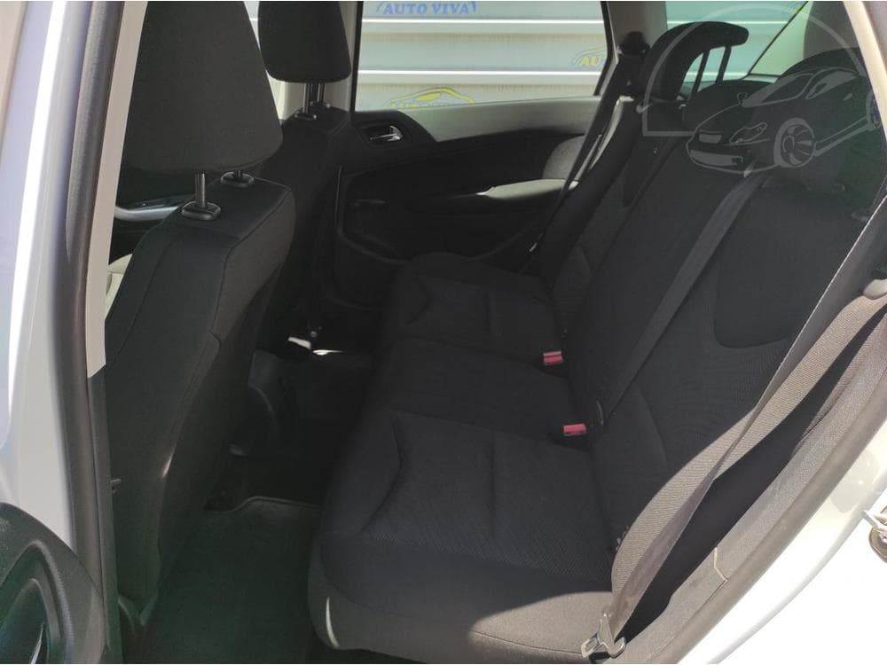 2013 Peugeot 308 - 10