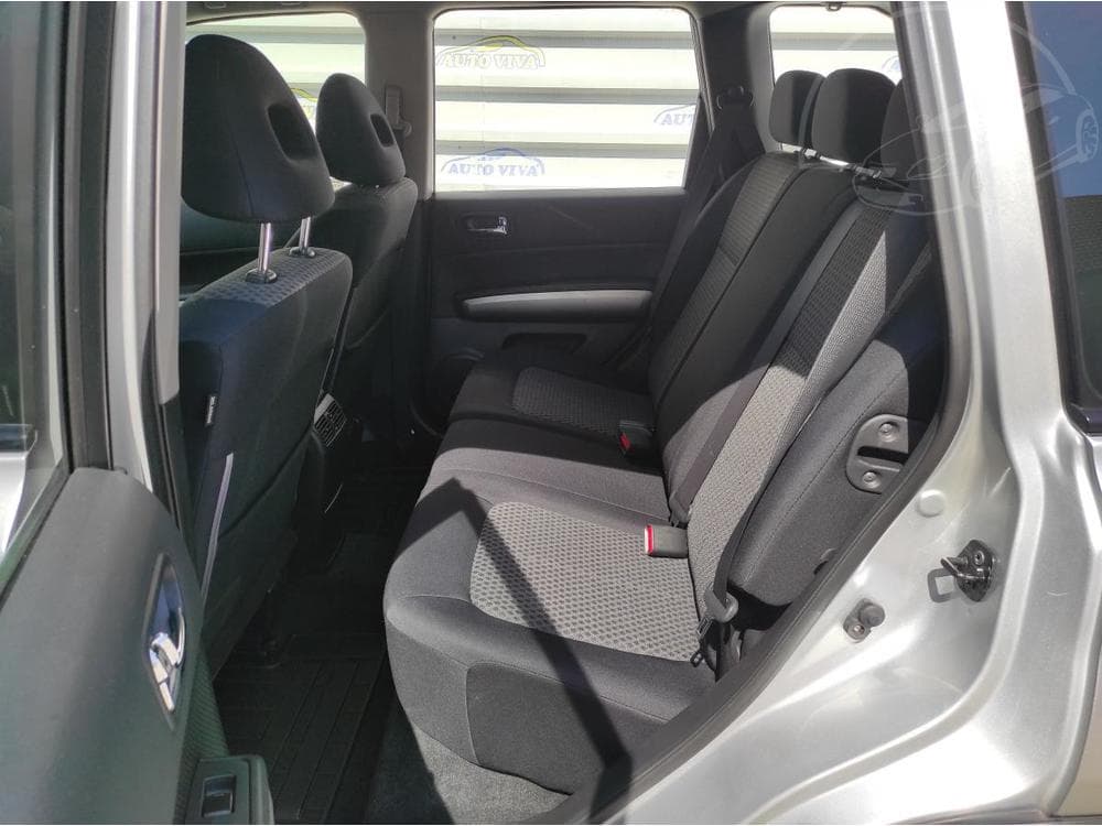 2010 Nissan X-TRAIL - 10