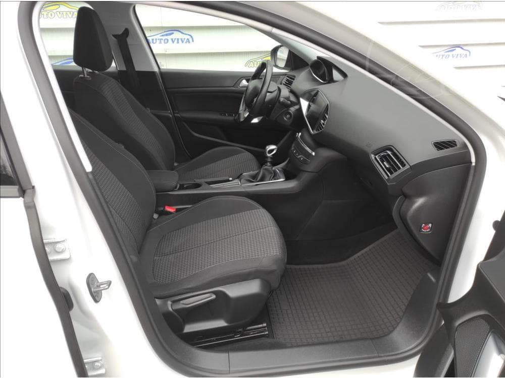 2019 Peugeot 308 - 11