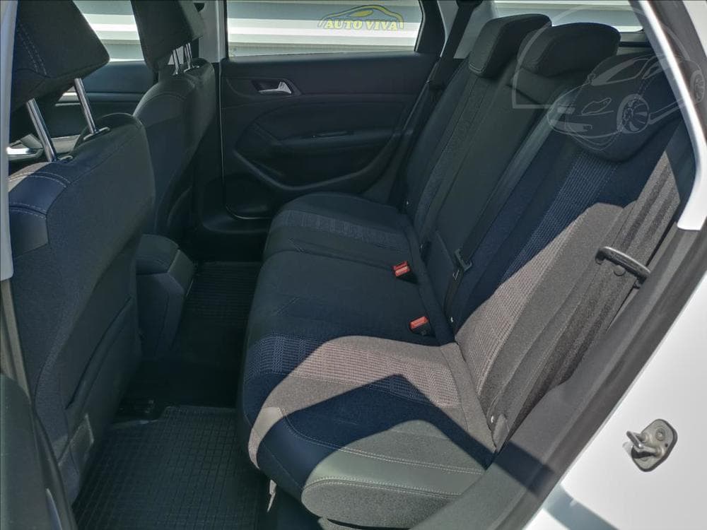 2018 Peugeot 308 - 12
