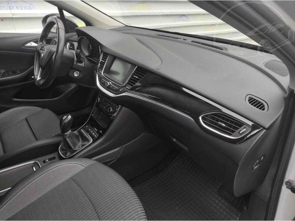 2022 Opel Astra - 12