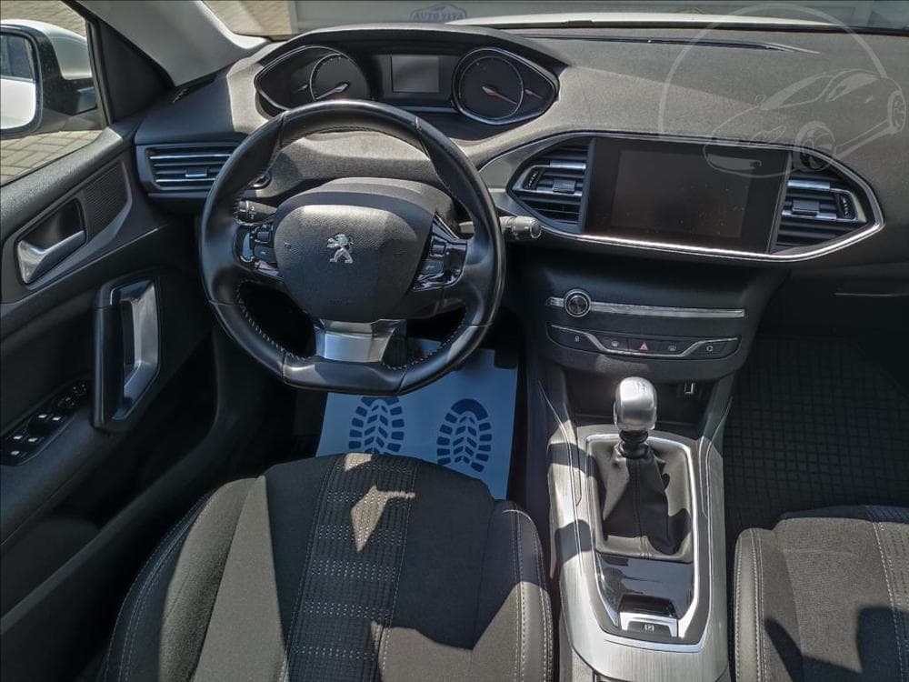 2018 Peugeot 308 - 14