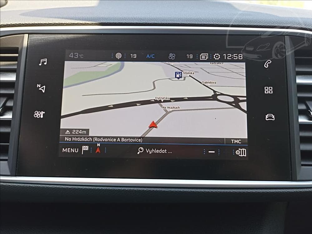 2018 Peugeot 308 - 17