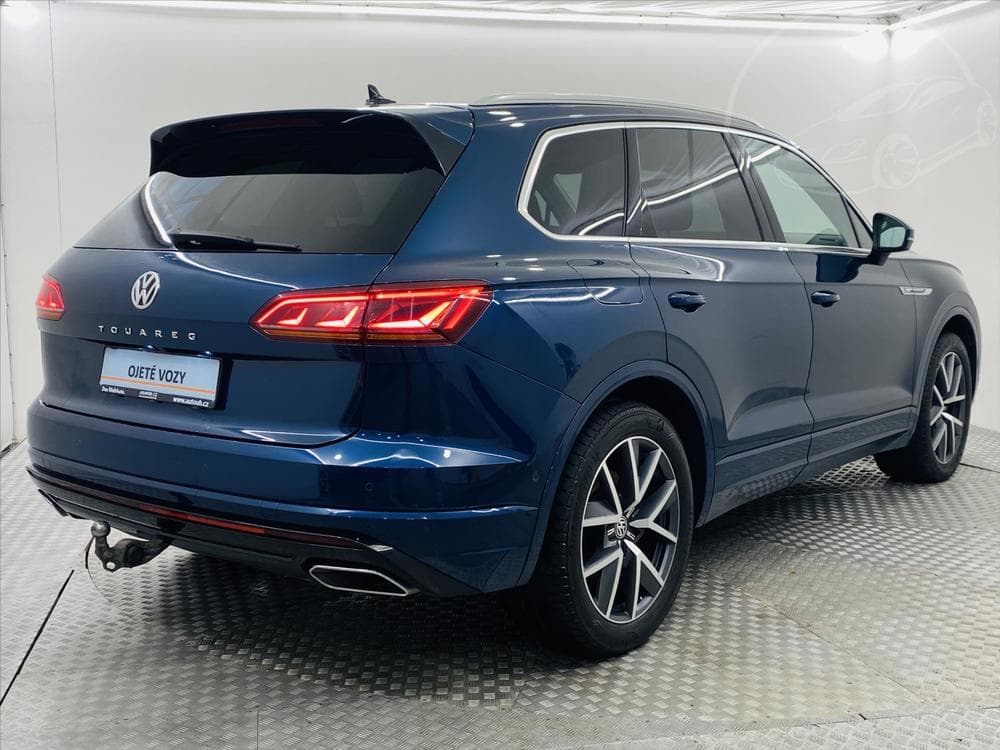 2020 Volkswagen Touareg - 2