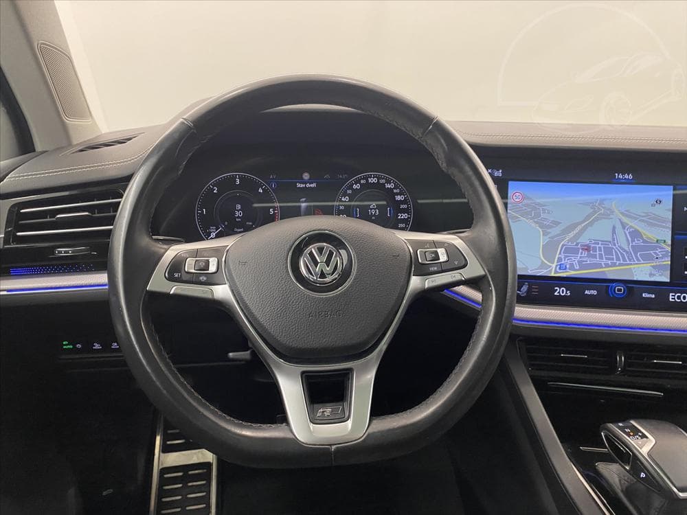 2020 Volkswagen Touareg - 10