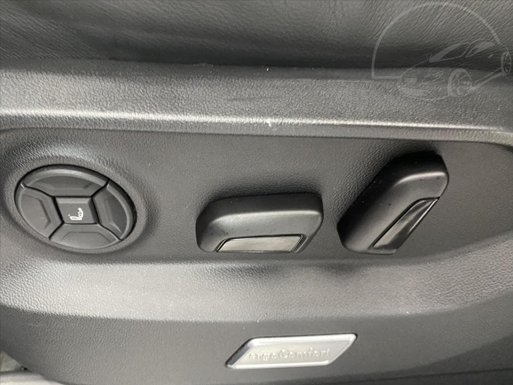 2020 Volkswagen Touareg - 13