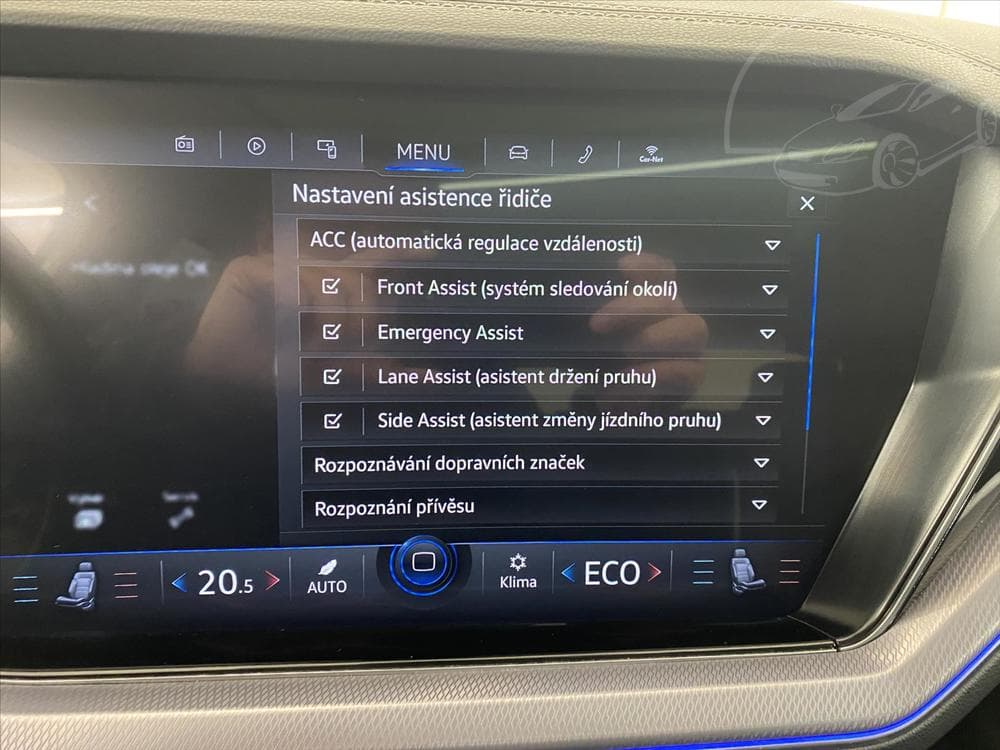 2020 Volkswagen Touareg - 15