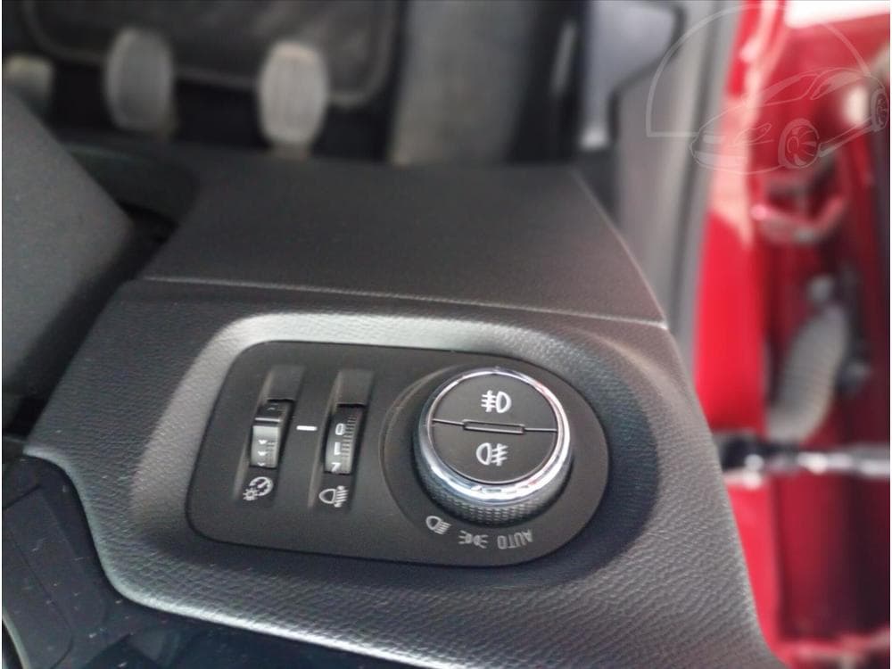 2020 Opel Corsa - 18